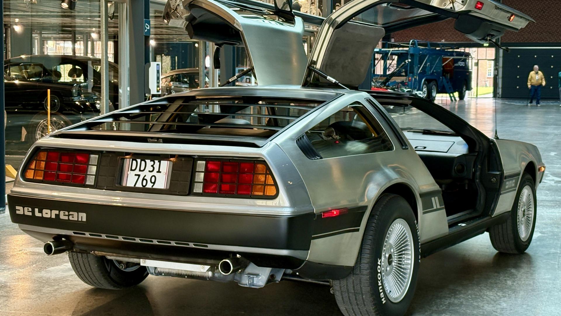 DeLorean DMC-12