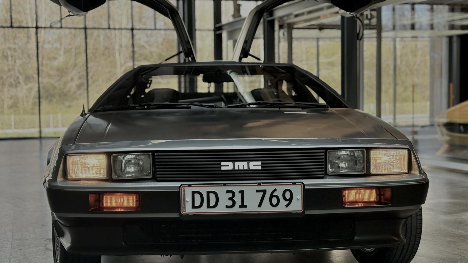 DeLorean DMC-12