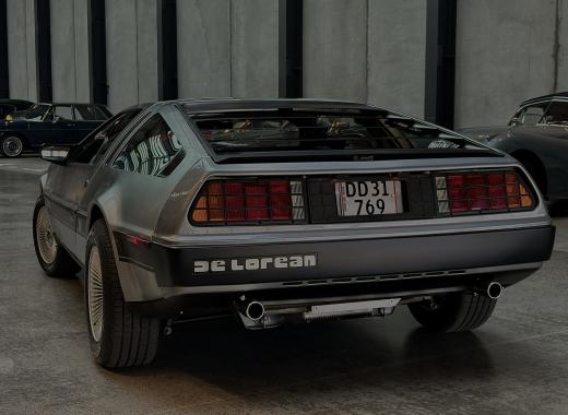 DeLorean DMC-12