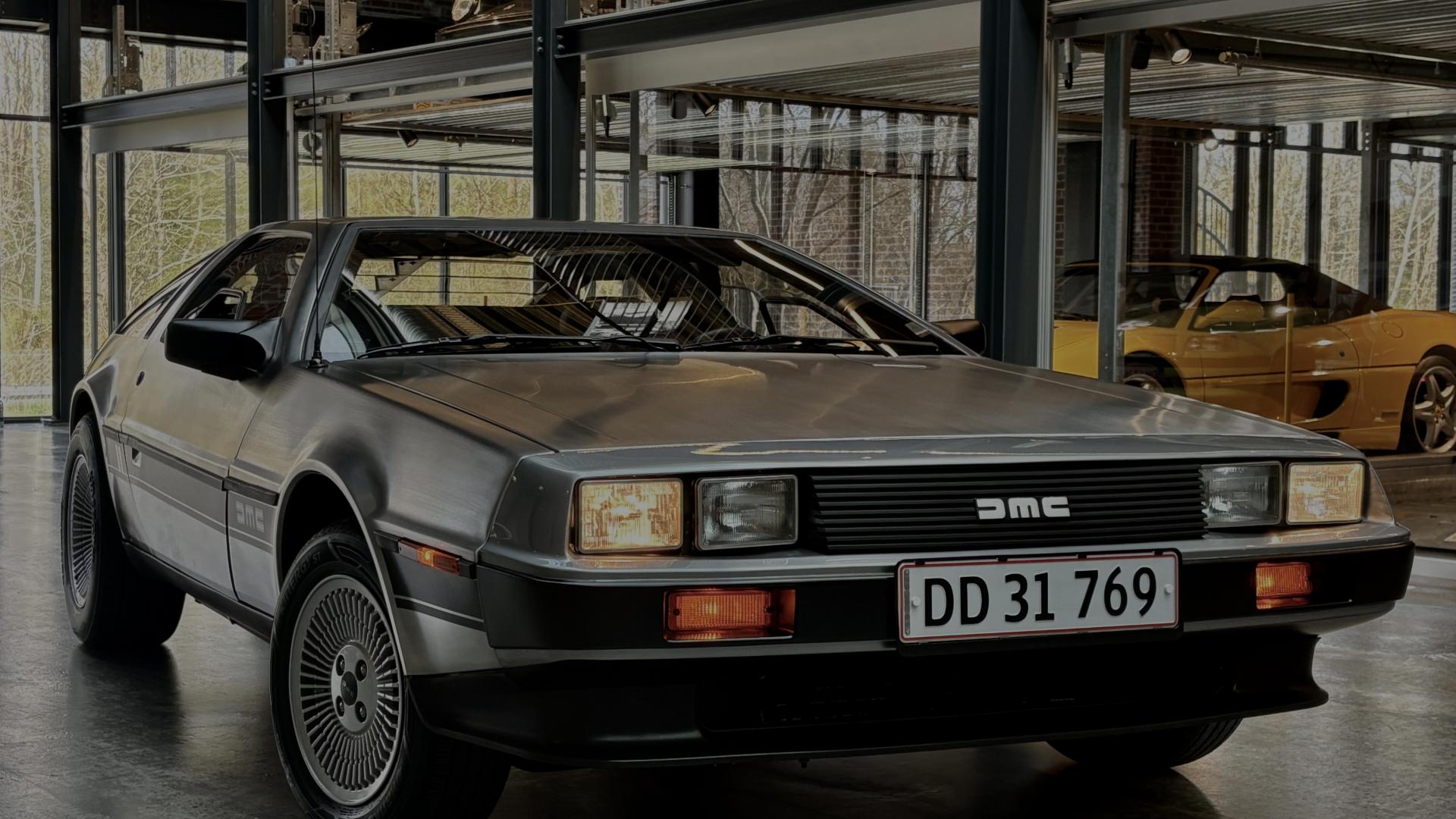 DeLorean DMC-12
