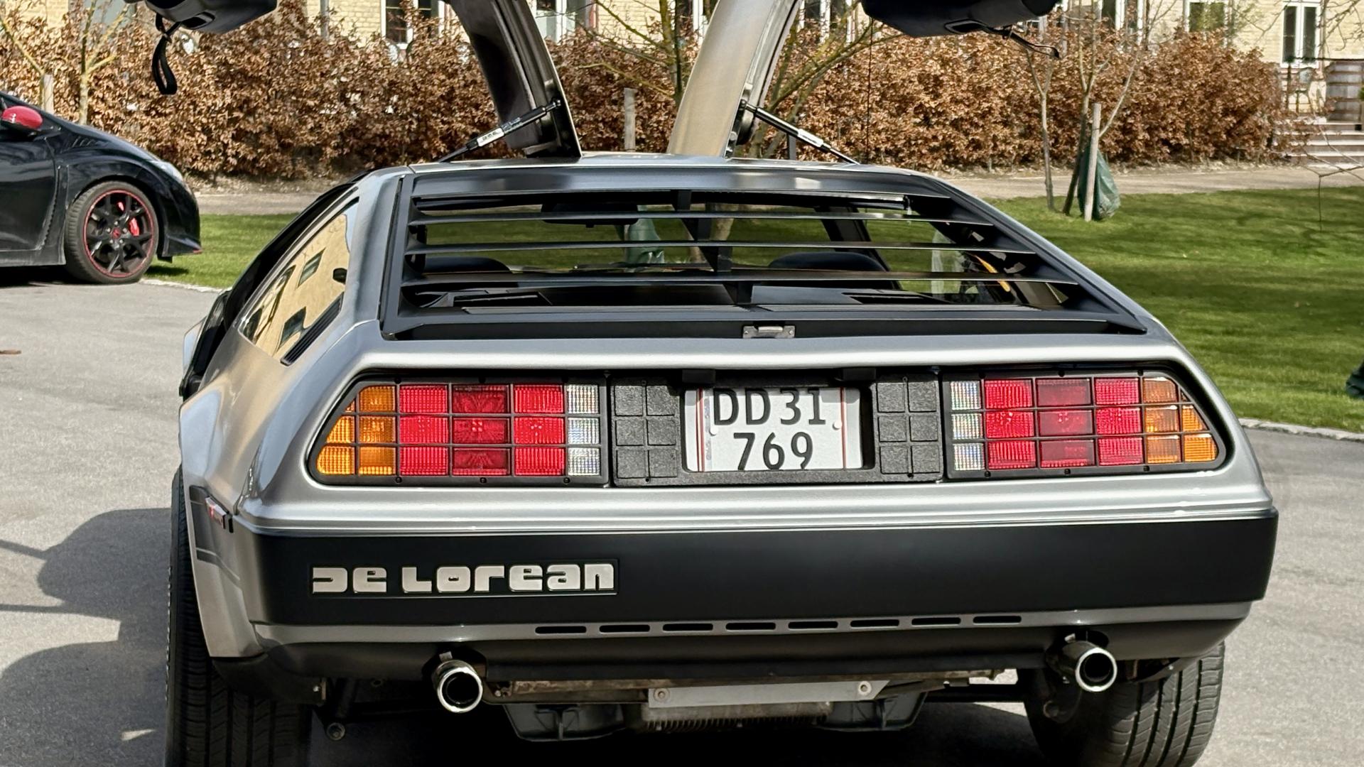 DeLorean DMC-12